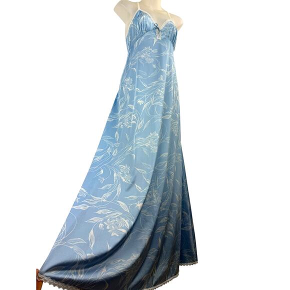 ❌SOLD❌1960's VANITY FAIR Baby blue floral and white lace long gown - Picture 5 of 10